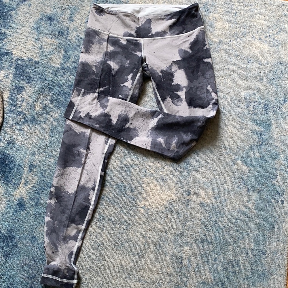 Lululemon cropped low waist leggings